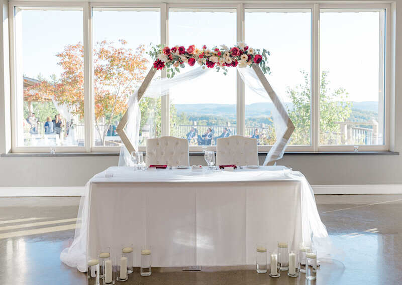 Le Belvédère Weddings | lynsey-andrew-le-belvedere-sept-wedding-grey-loft-studio-2022-670