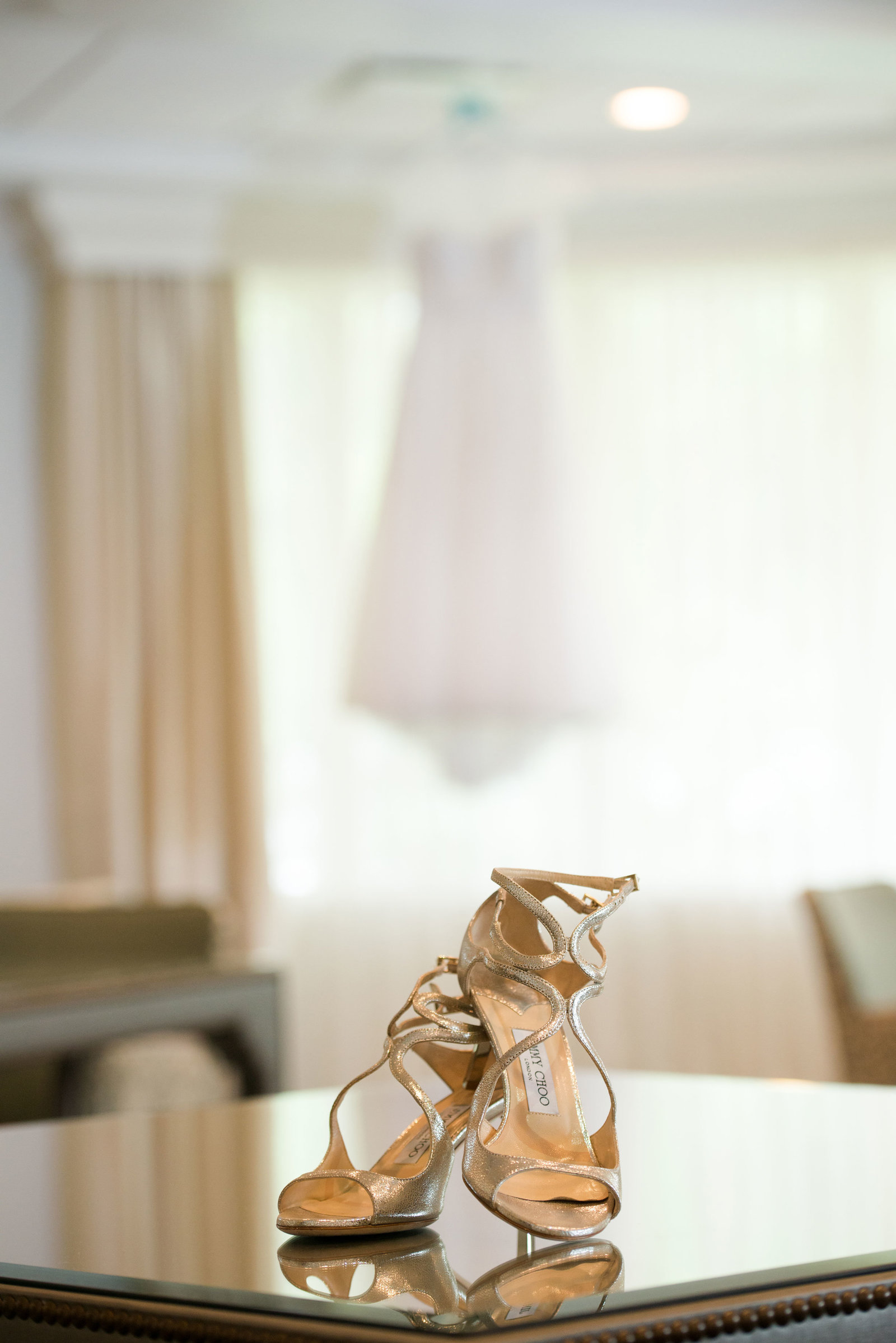 bride's shoes at Engineers Country Club