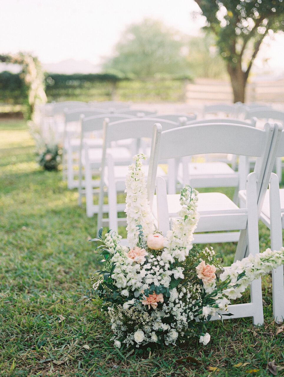 scottsdale-wedding-florist-ceremony-aisle-floral