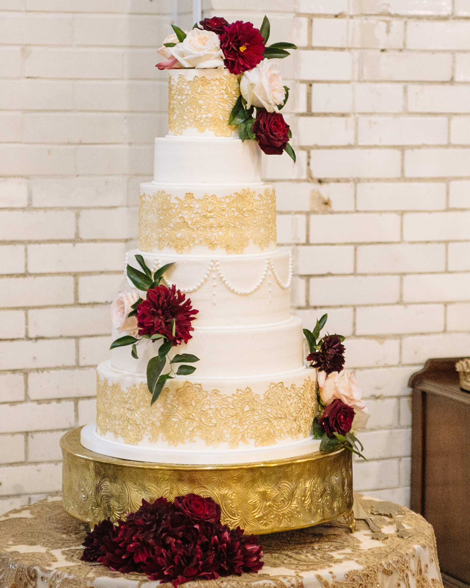 Glamorous-Wedding-Cake-Ashley-Cakes-19