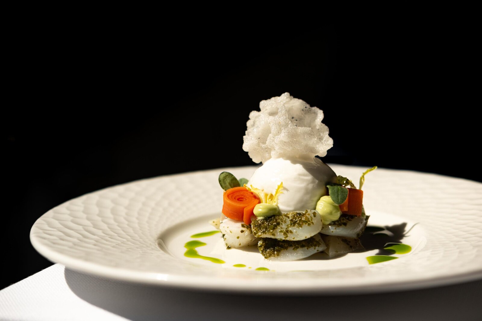 Detailshot van een vers gemaakt gerecht van een restaurant