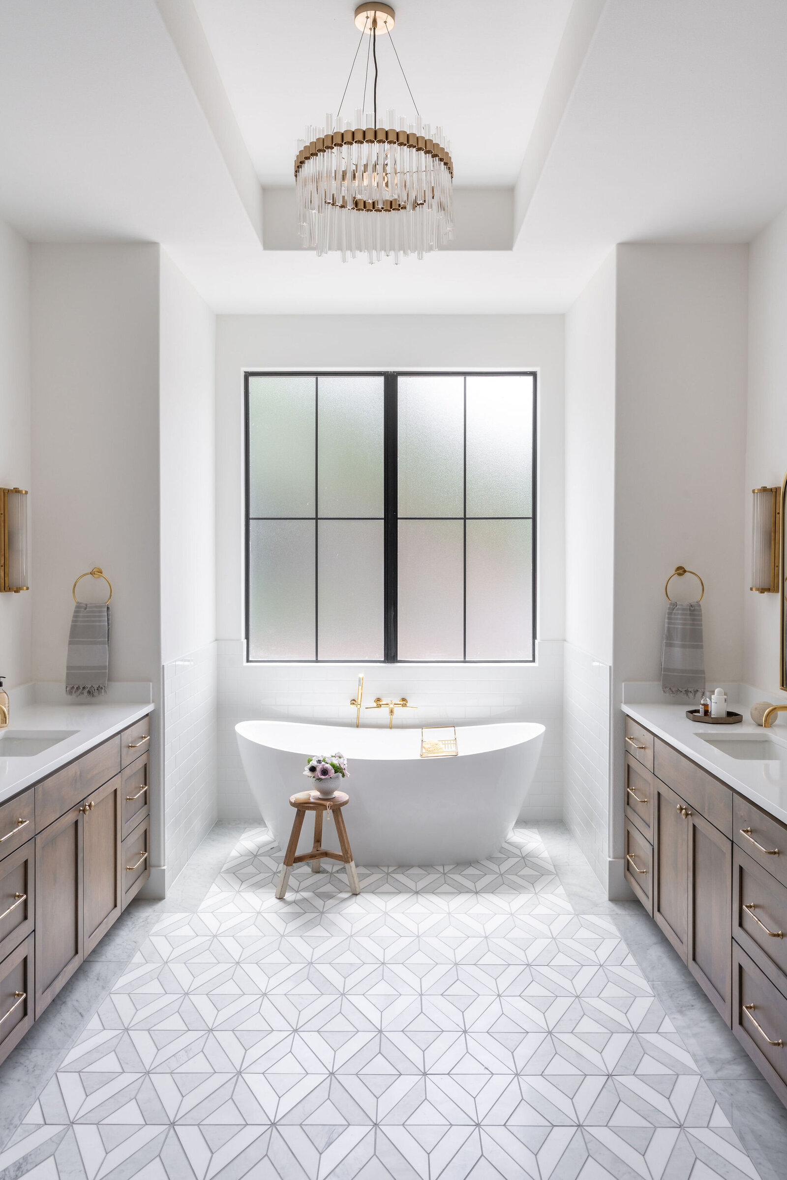 NuelaDesign_White Freestanding Tub with White and Gray Marble Floor