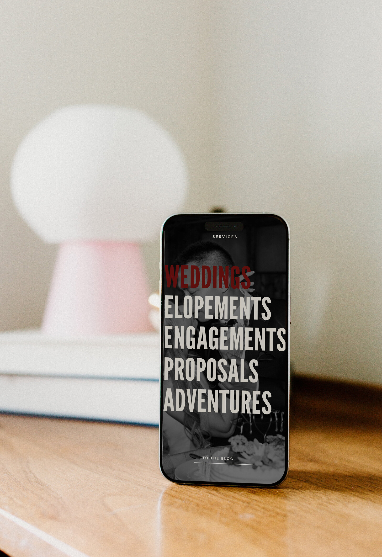 Hochzeitsfotograf-moderne-Webseite-mockup-Webseite-für-Hochzeitsfotograf