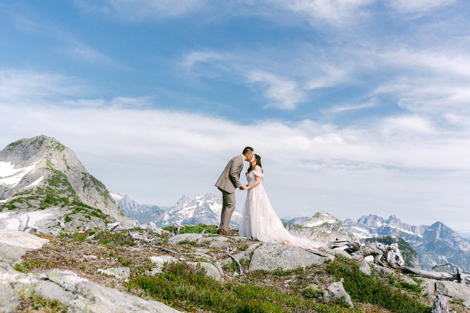 macy-yap-photography-fraser-mountain-elopement-bc