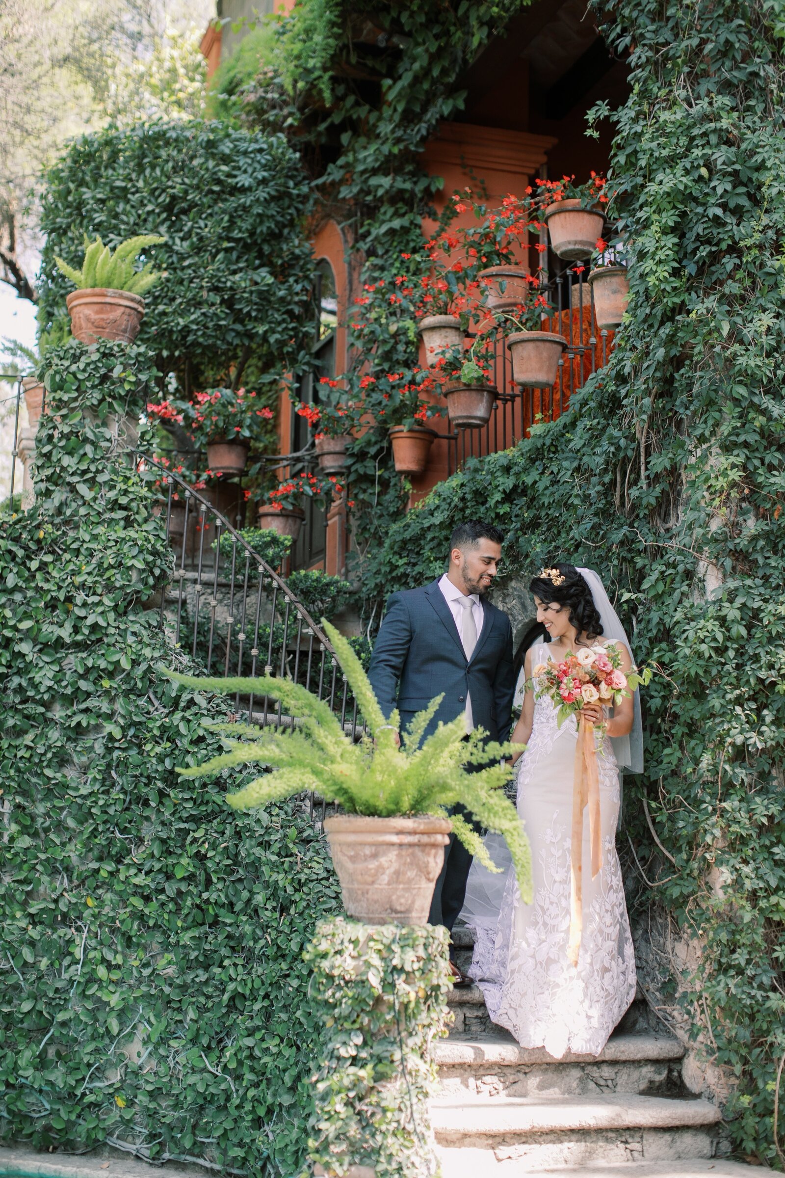 Vicki Grafton Photography Casa Hyder San Miguel de Allende Luxury Fine aRT Film Wedding Martha Stewart Bride Destination 32