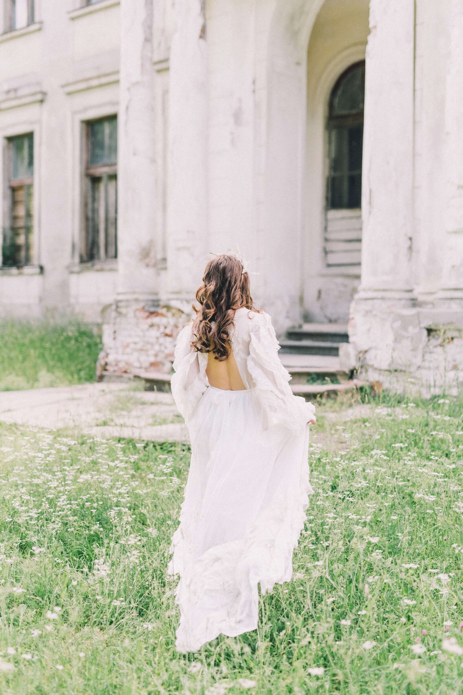 Wedding-dress-bridal-gown-store-website-template-Showit-pexels-leeloo-thefirst-4942559