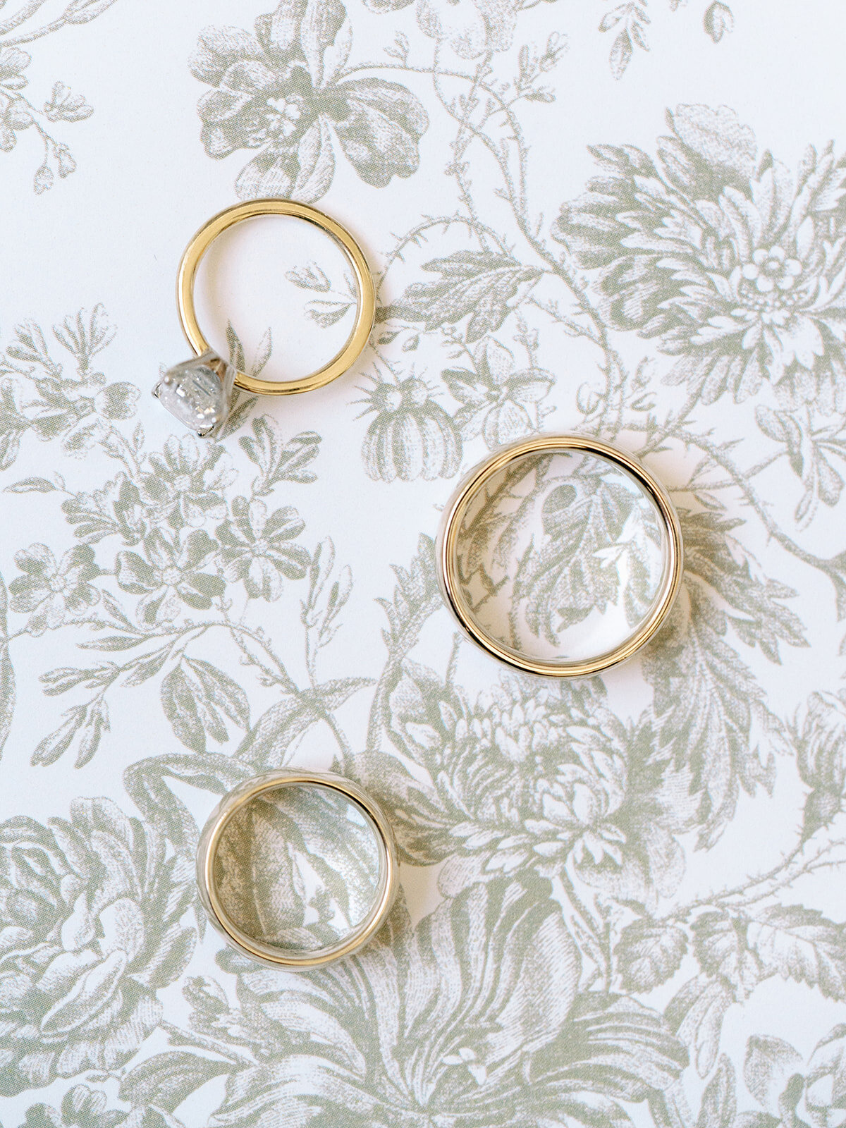 Chicago_Wedding_Photographer_LaurenPage23-3