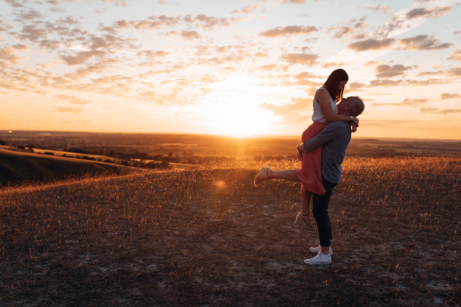 Gloucestershire-engagement-photoshoot-at-golden-hour