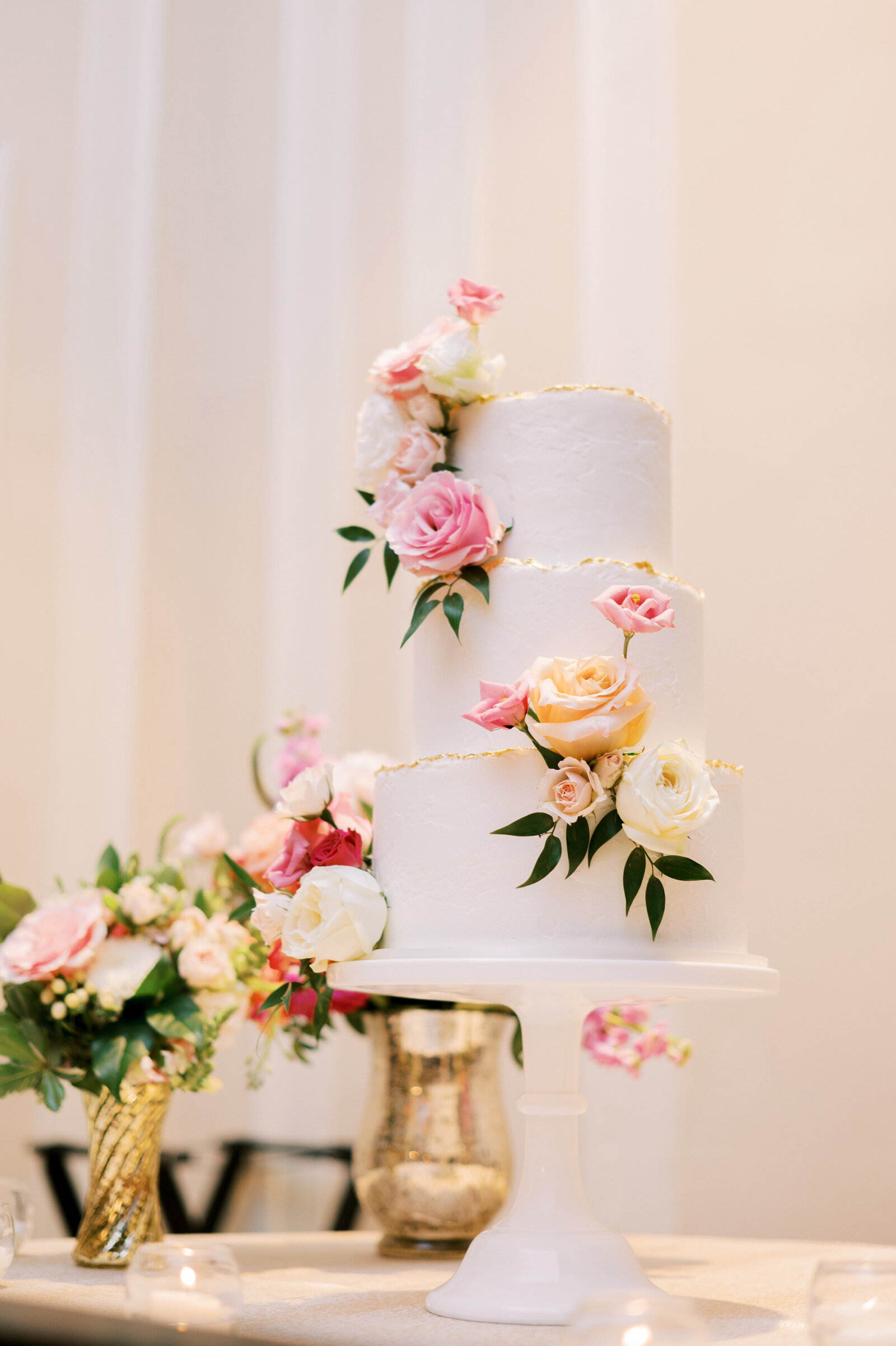 Textured-Organic-Wedding-Cake-Ashley-Cakes-32-Fabiana-Skubic-Photography