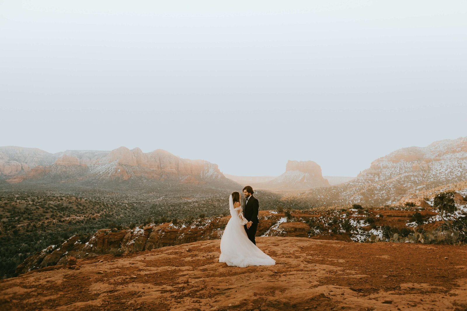 Cathedral-Rock-Elopement-Sedona-OliviaHopePhotography--17