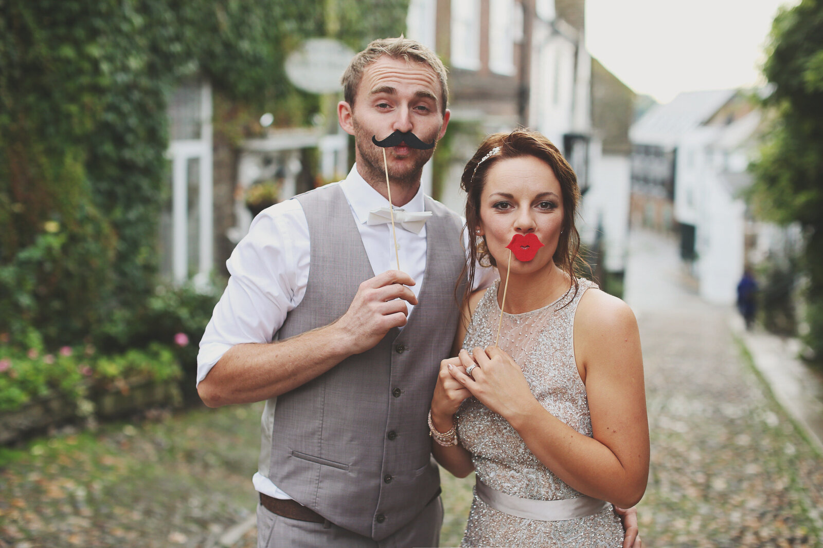 EW-BRIDE-AND-GROOM-SILLY-FACES-RYE-THE-GEORGE-001