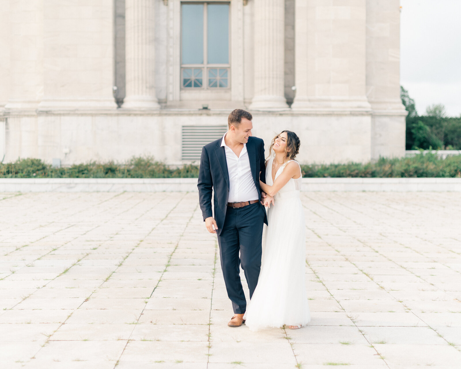 chicago rookery building and board of trade and museum campus wedding photos-8251