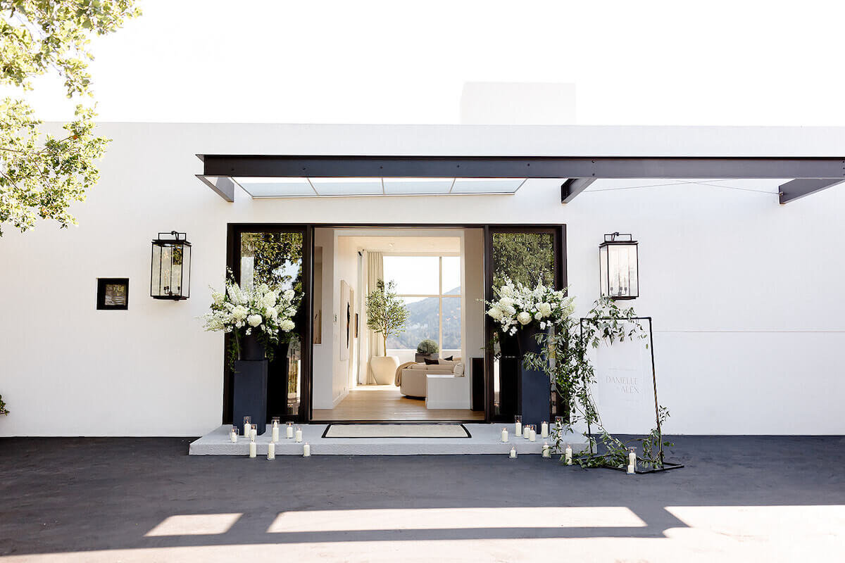 intimate-luxury-backyard-wedding-3