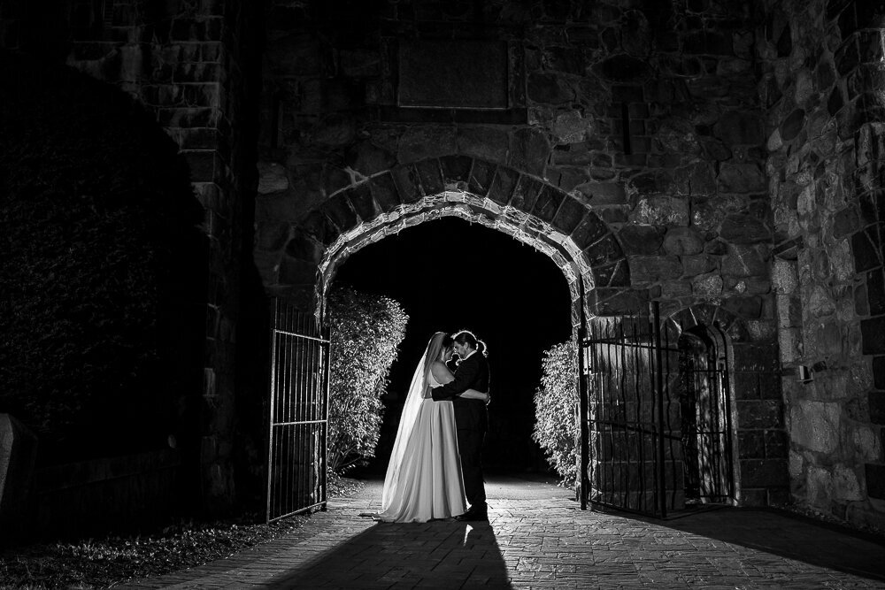 Searles-castle-wedding-Kelly-Pomeroy-Photography-Jackie-Lance-night--2