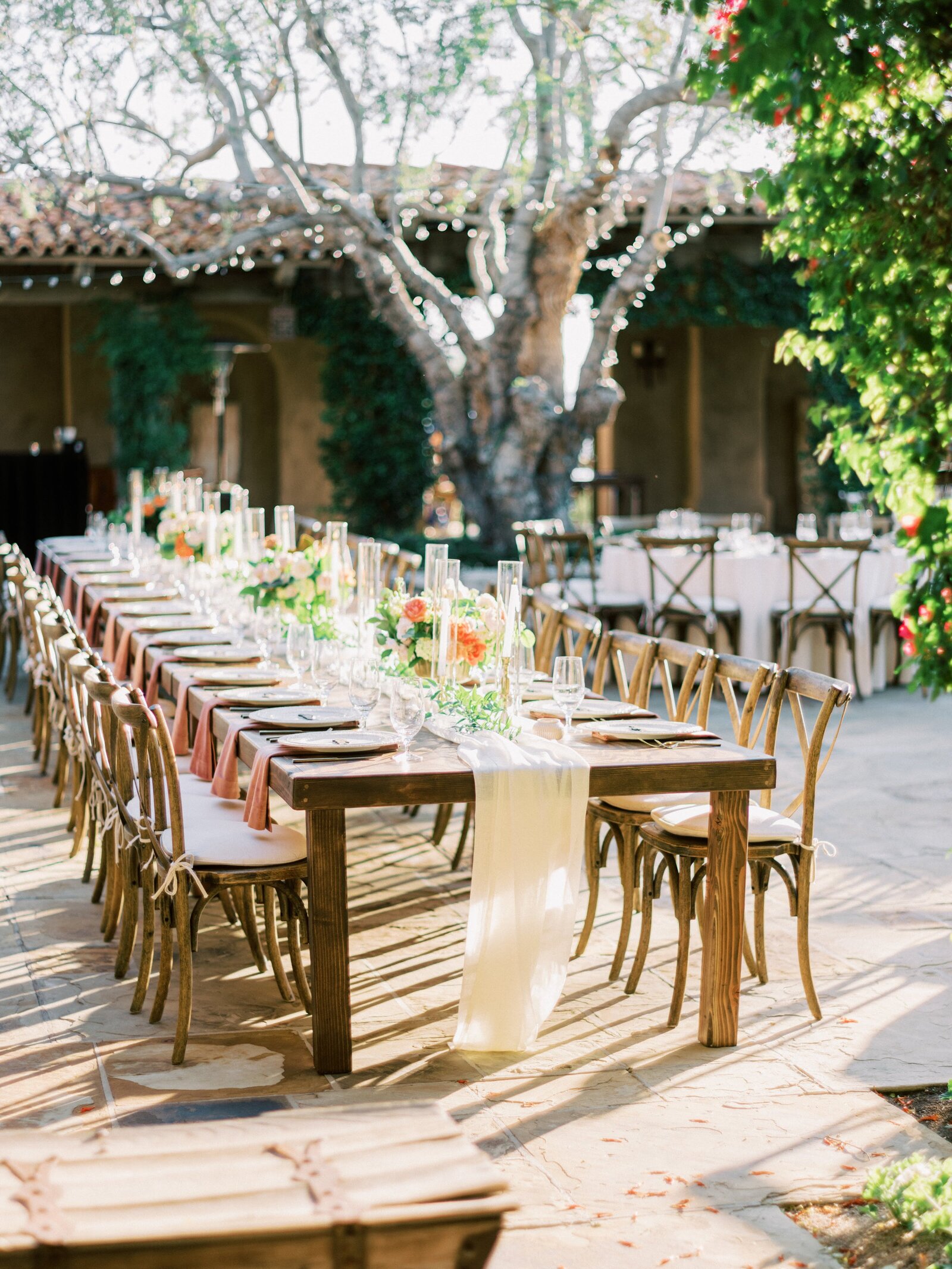 luxury-wedding-flowers-wedding-reception-farm-table