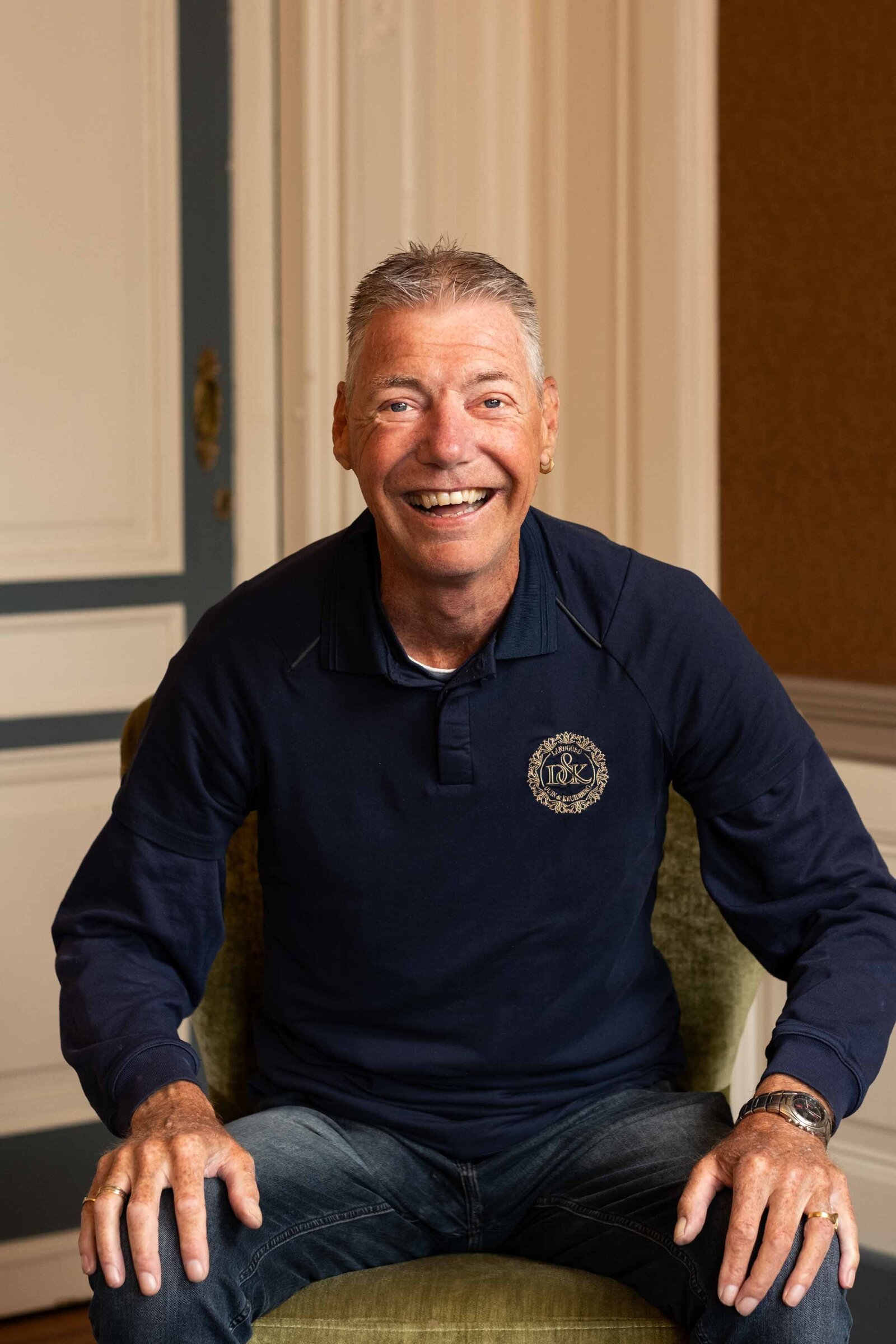 portret van medewerkers van het hotel, lachend