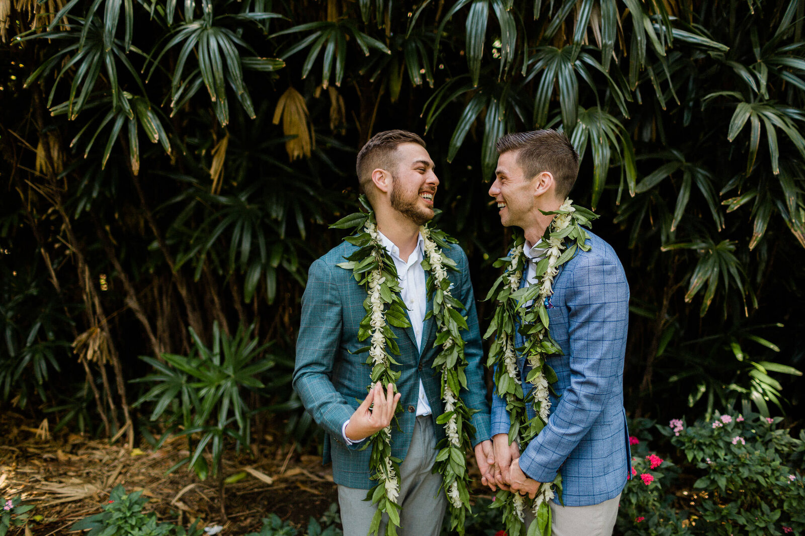 grooms-gay-wedding-olowalu-maui-072