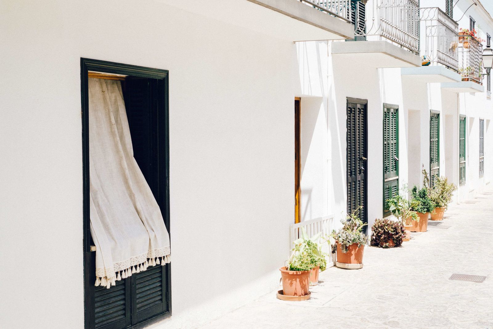 pixasquare.com-white-summer-house-04986