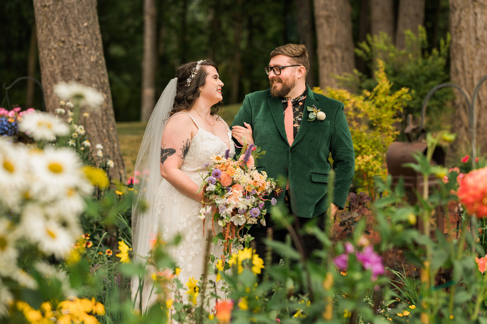 Backyard-Bellingham-Wedding_BE_Caylie-Mash-Photography_151