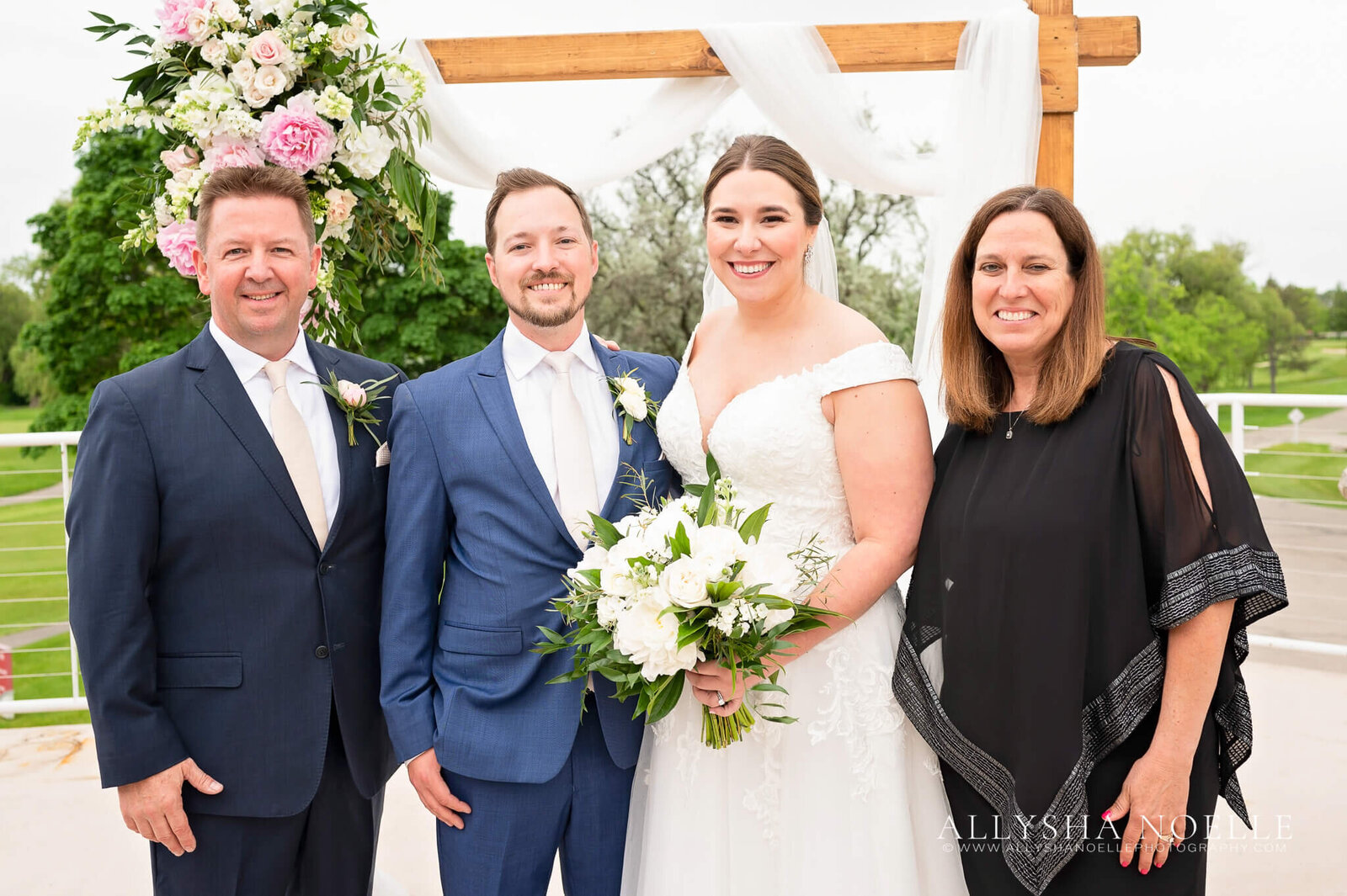 Wedding-at-River-Club-of-Mequon-466