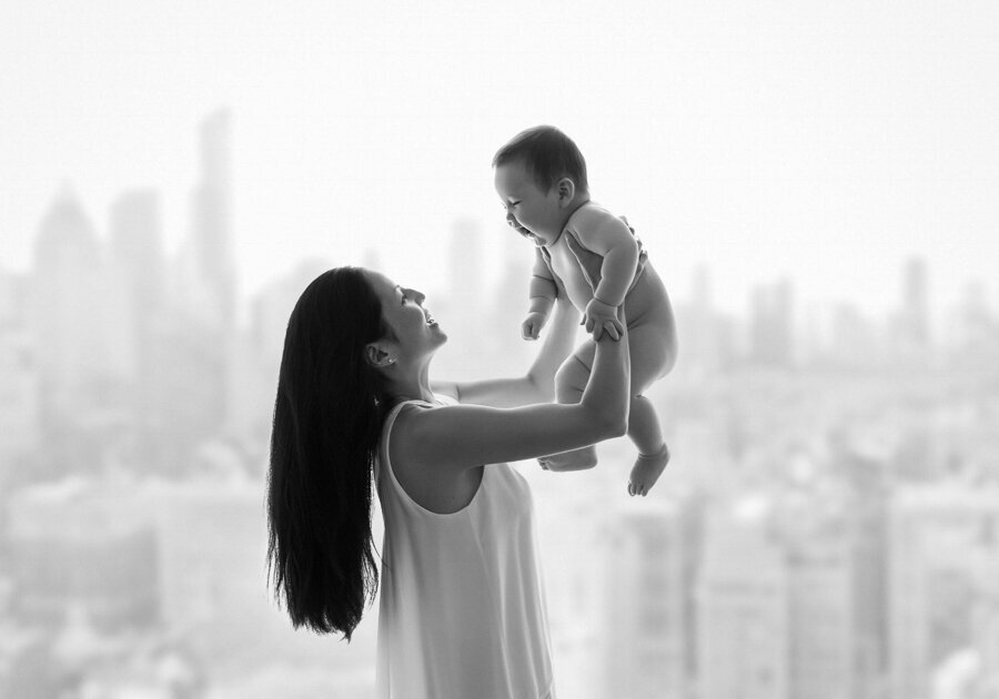 Mommy and me, motherhood photography by Lola Melani-27