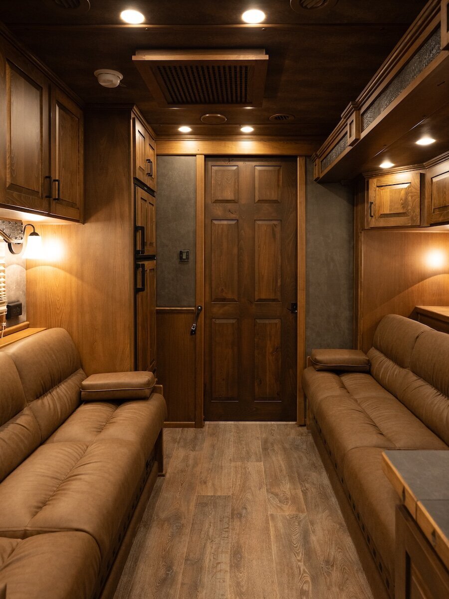 luxury-horse-trailer-32