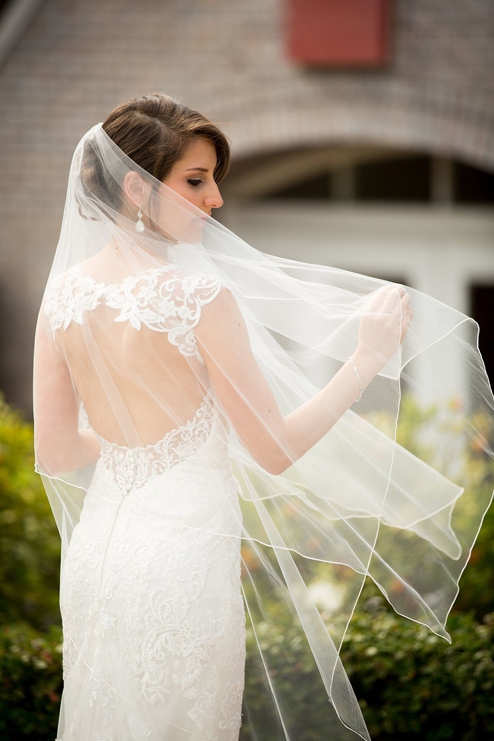 Creative bridal portrait with the veil | L'Auberge