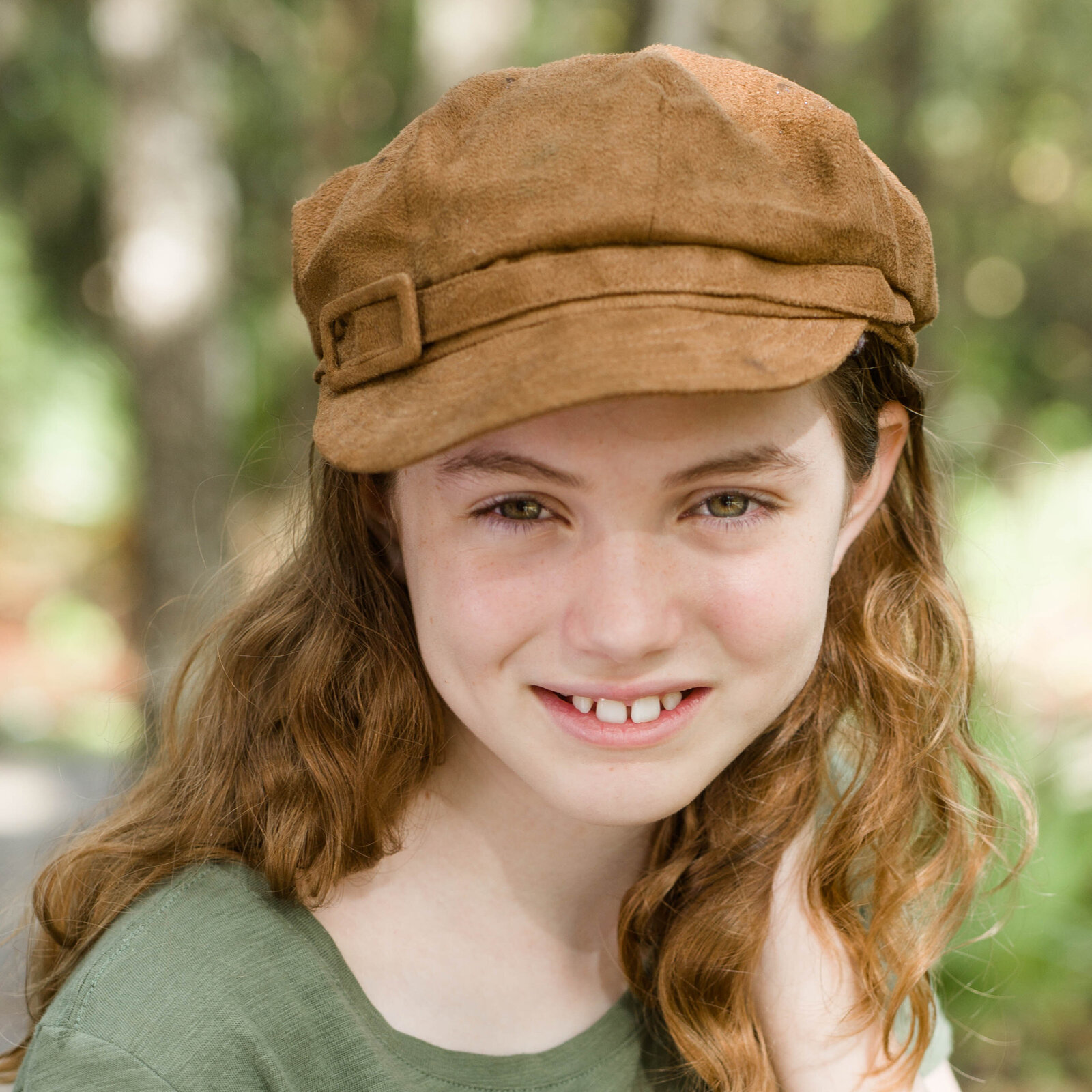 girl with hat headshot by Lucas Mason Photography in Orlando, Windermere, Winter Garden area