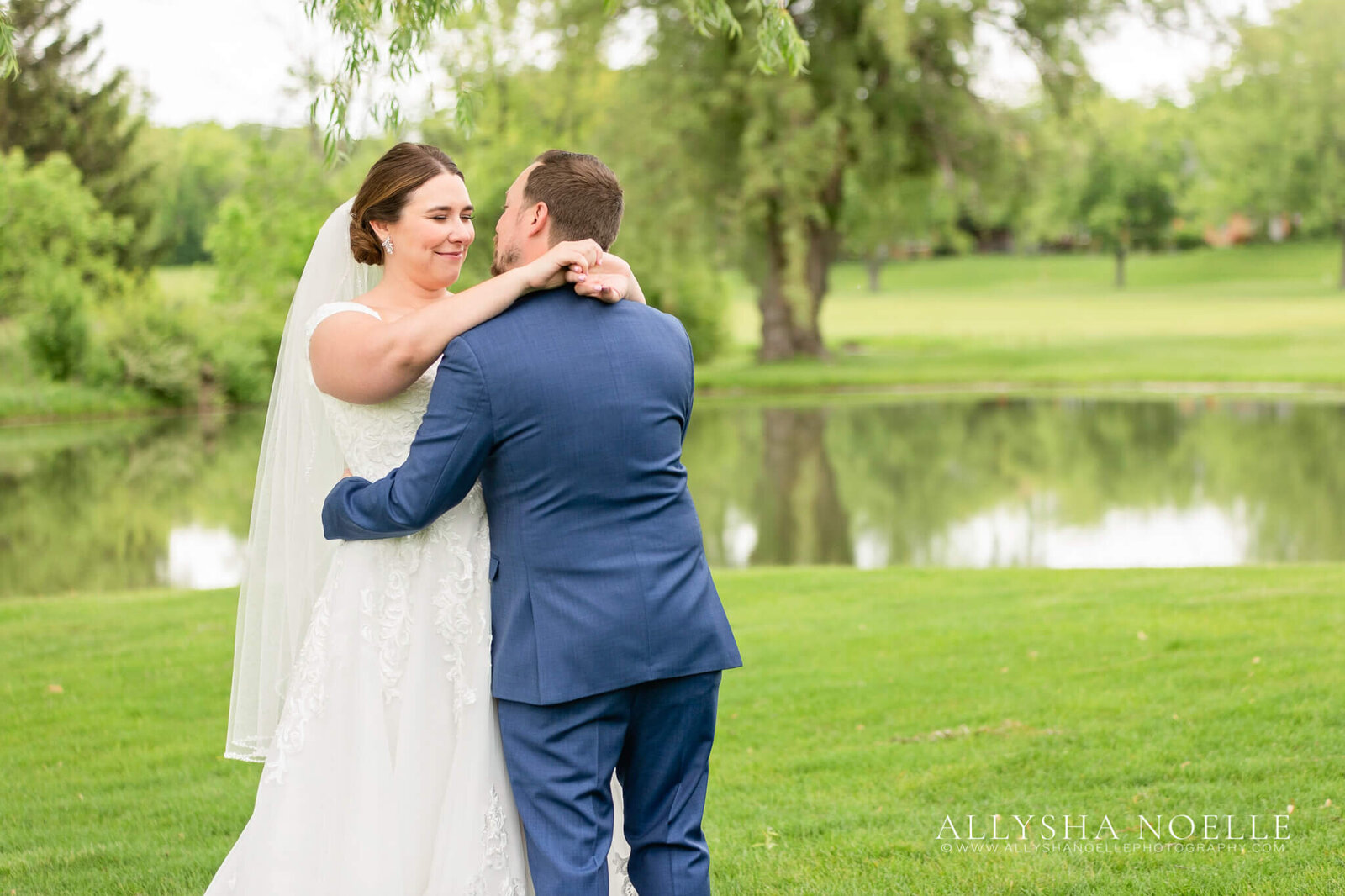 Wedding-at-River-Club-of-Mequon-431