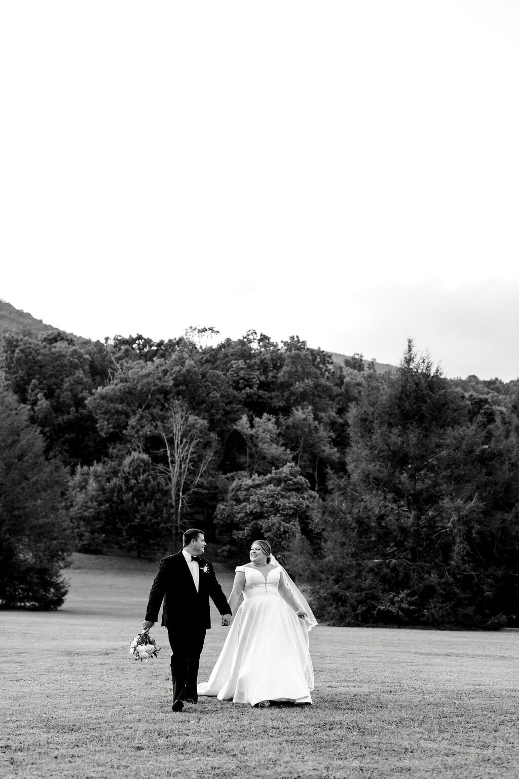 asheville-north-carolina-wedding-photography-by-amber-hatley-olivia-and-kevin-1V4A3333