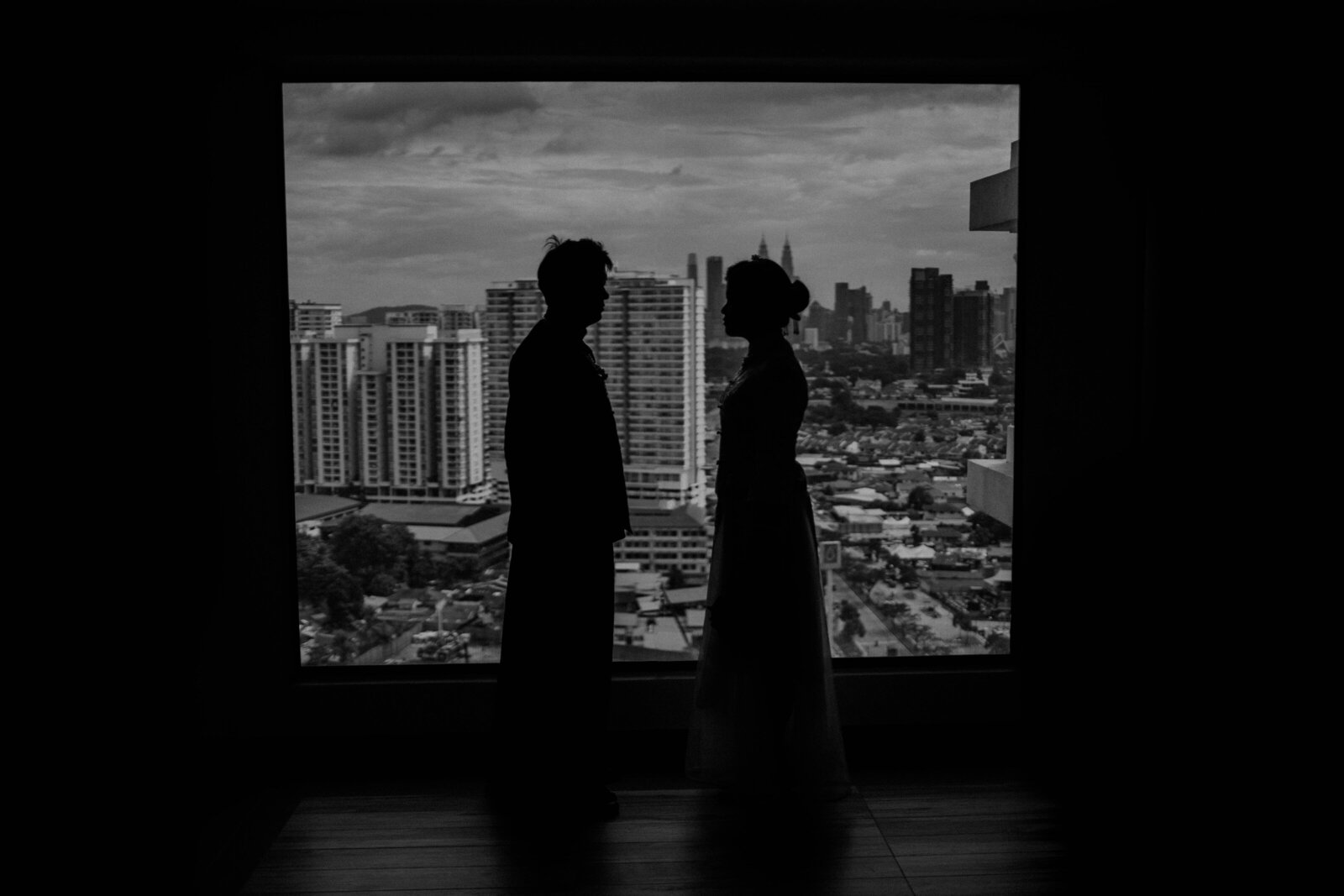 couple with kl view
