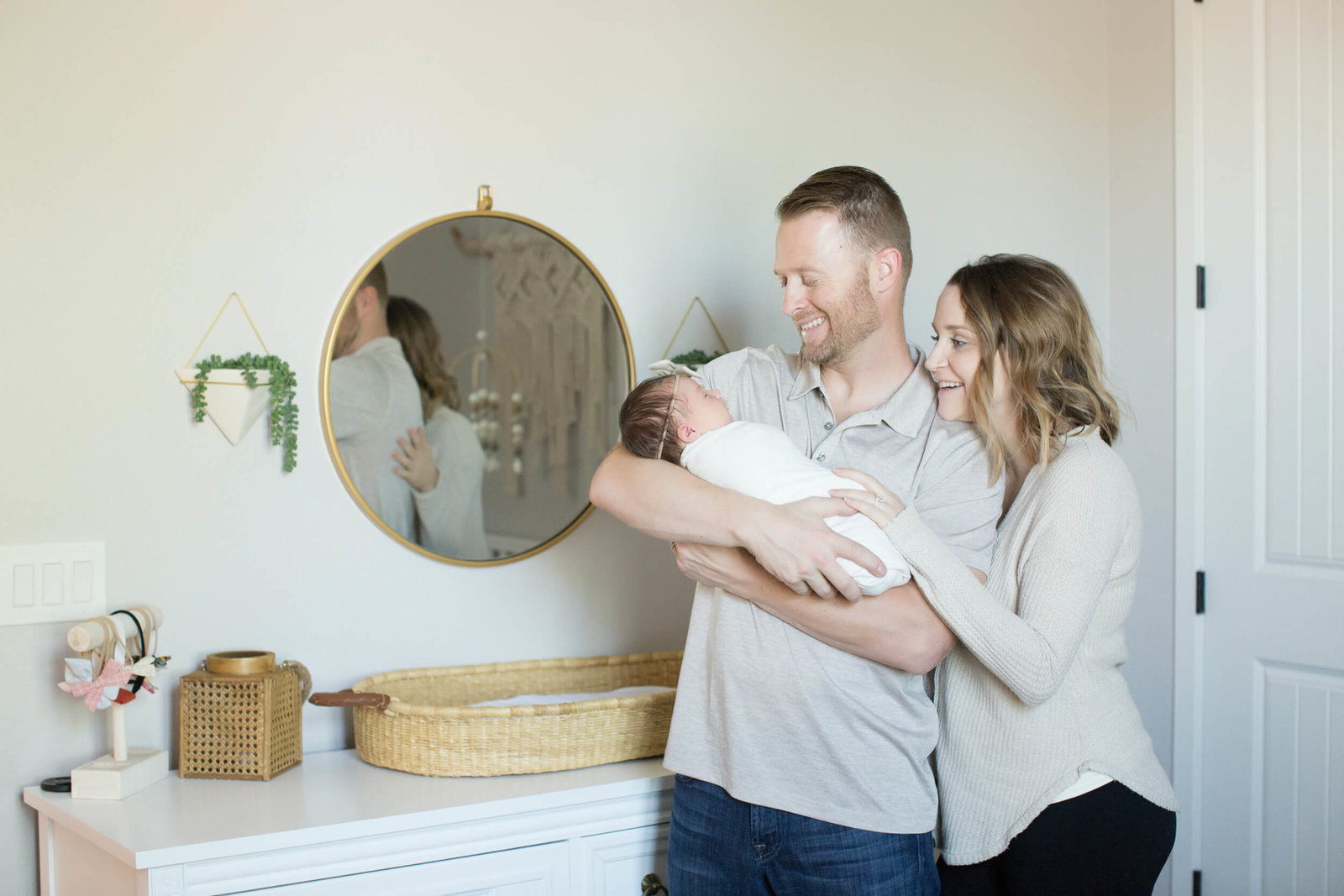 family lifestyle newborn photographer gilbert