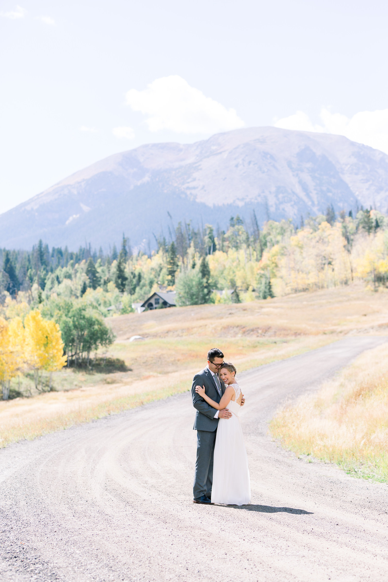 A small, intimate elopement in Lake Dillon, Colorado