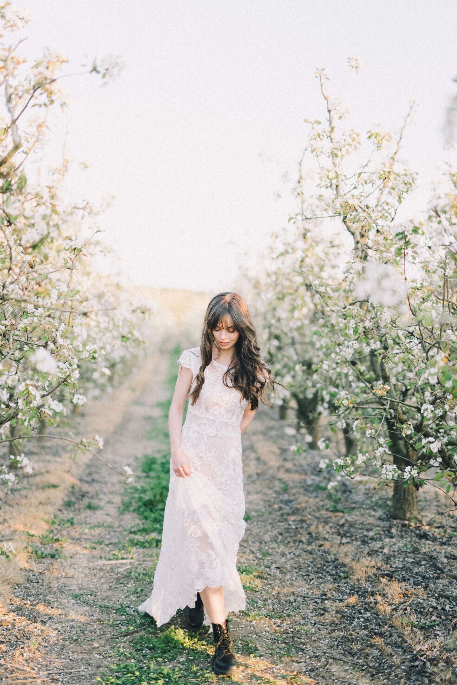 Wedding-dress-bridal-gown-store-website-template-Showit-pexels-leeloo-thefirst-4621961