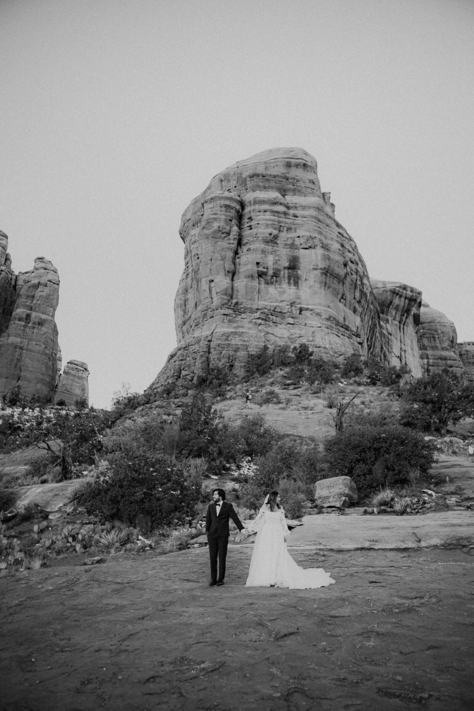Cathedral-Rock-Elopement-Sedona-OliviaHopePhotography--10