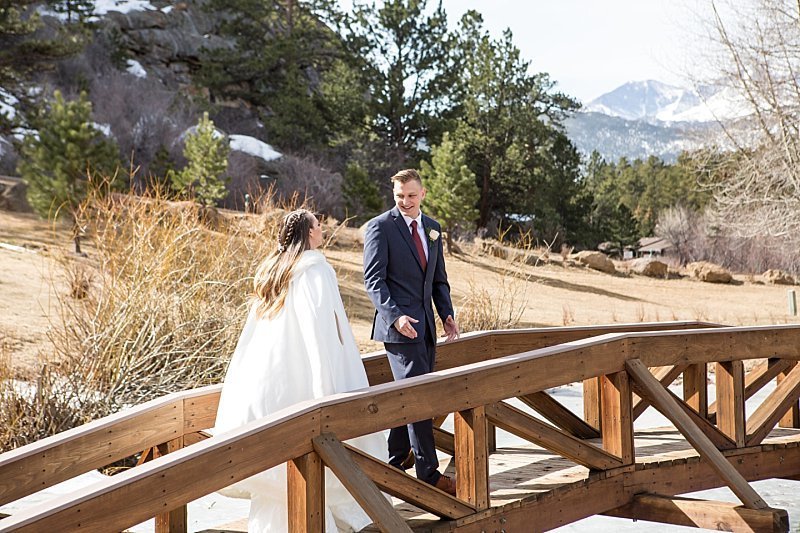 Colorado winter weddings in Estes Park at the Black Canyon Inn
