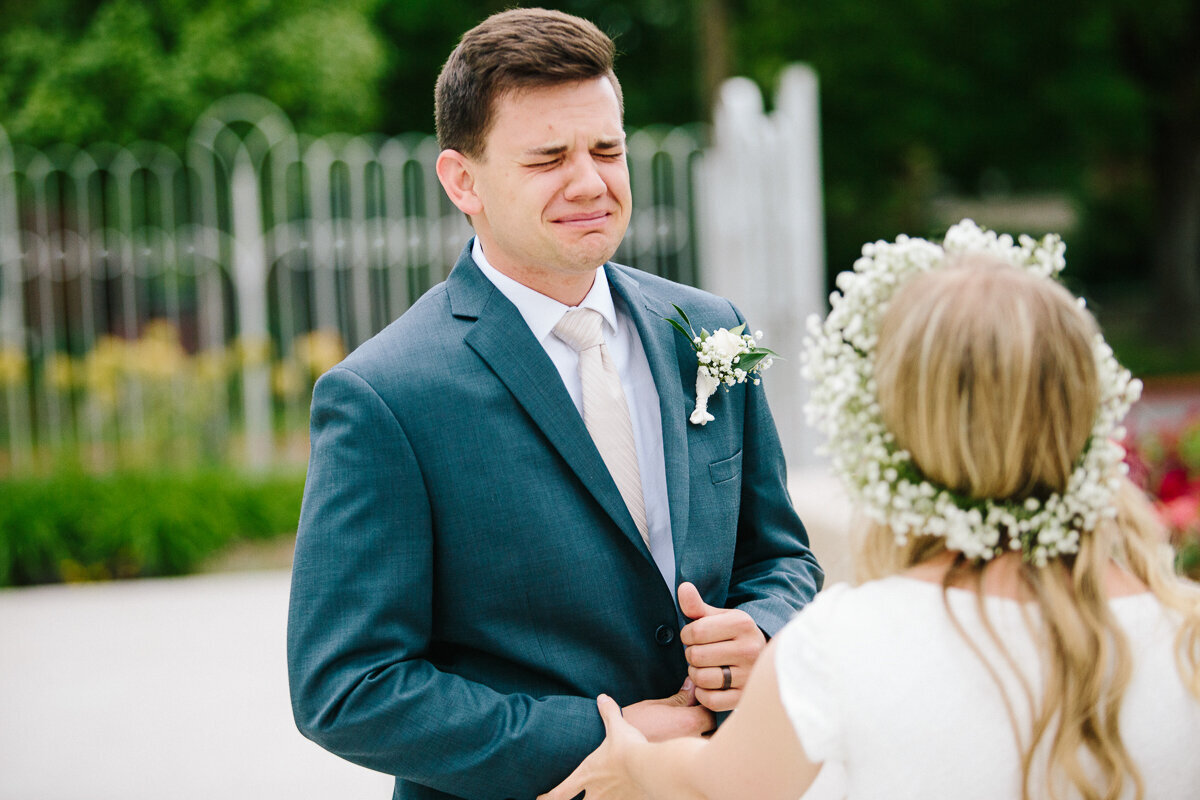 Jackson Hole photographers capture groom crying during first look