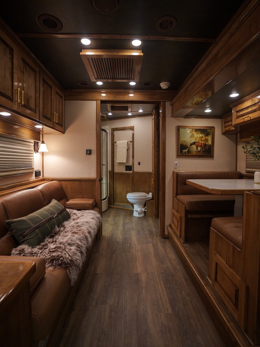 luxury-horse-trailer-24
