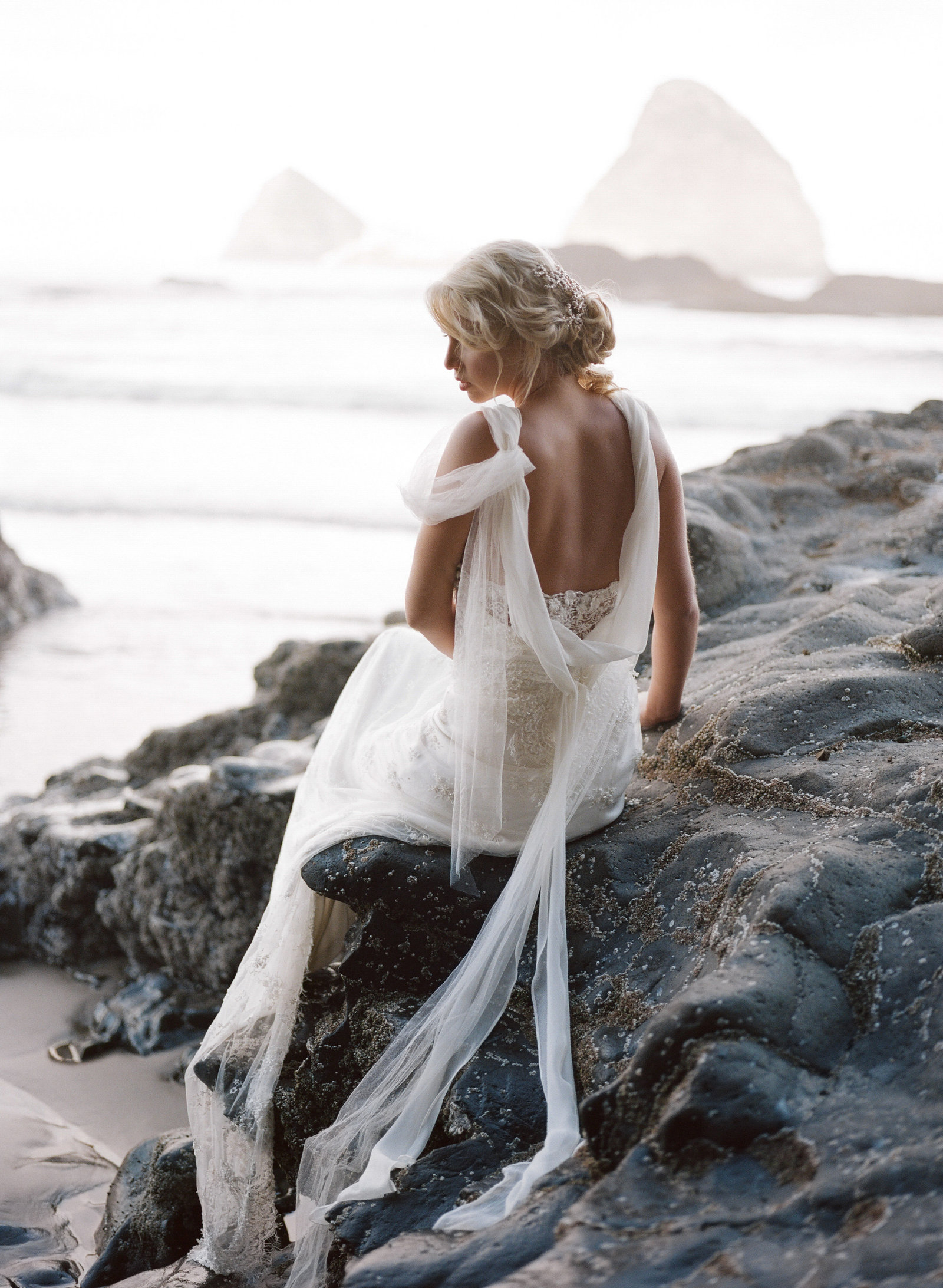 Galatea_romantic_beach_oregon_coast_wedding_dress_JoanneFlemingDesign12