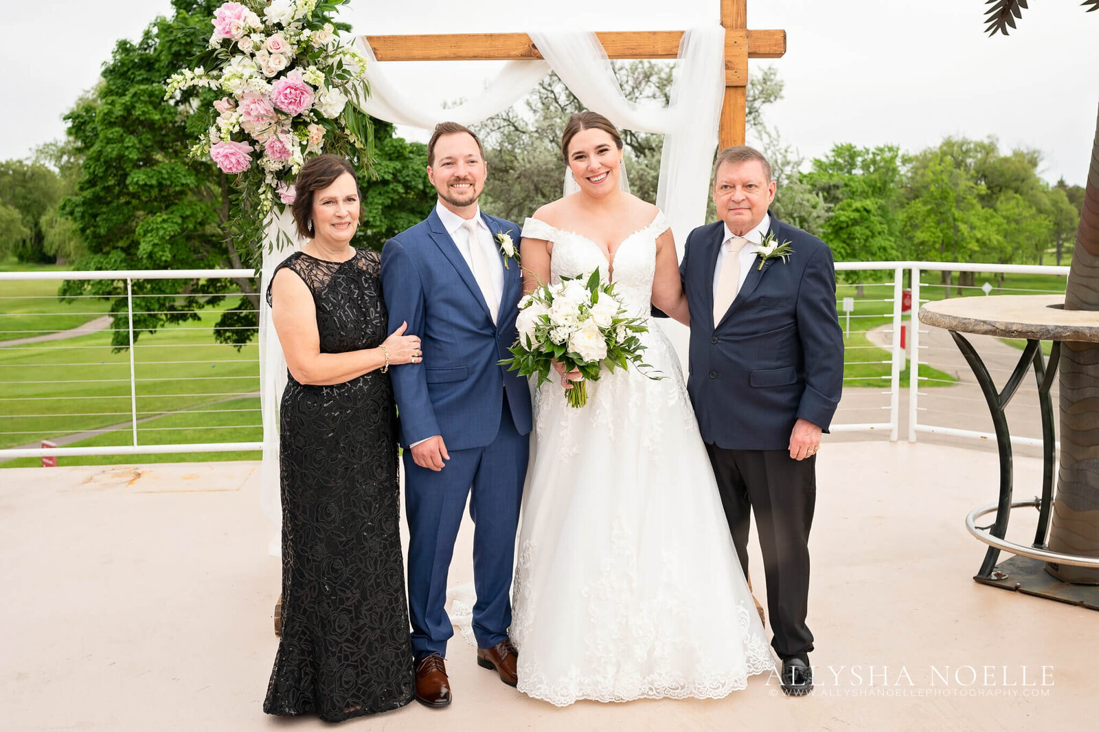 Wedding-at-River-Club-of-Mequon-494
