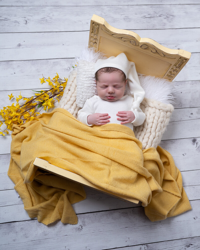 Middlesex_NJ_Newborn_Boy_Yellow_Bed_Yellow_Flower