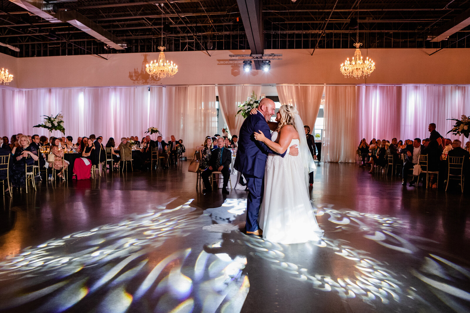 Bride and Groom 's first dance