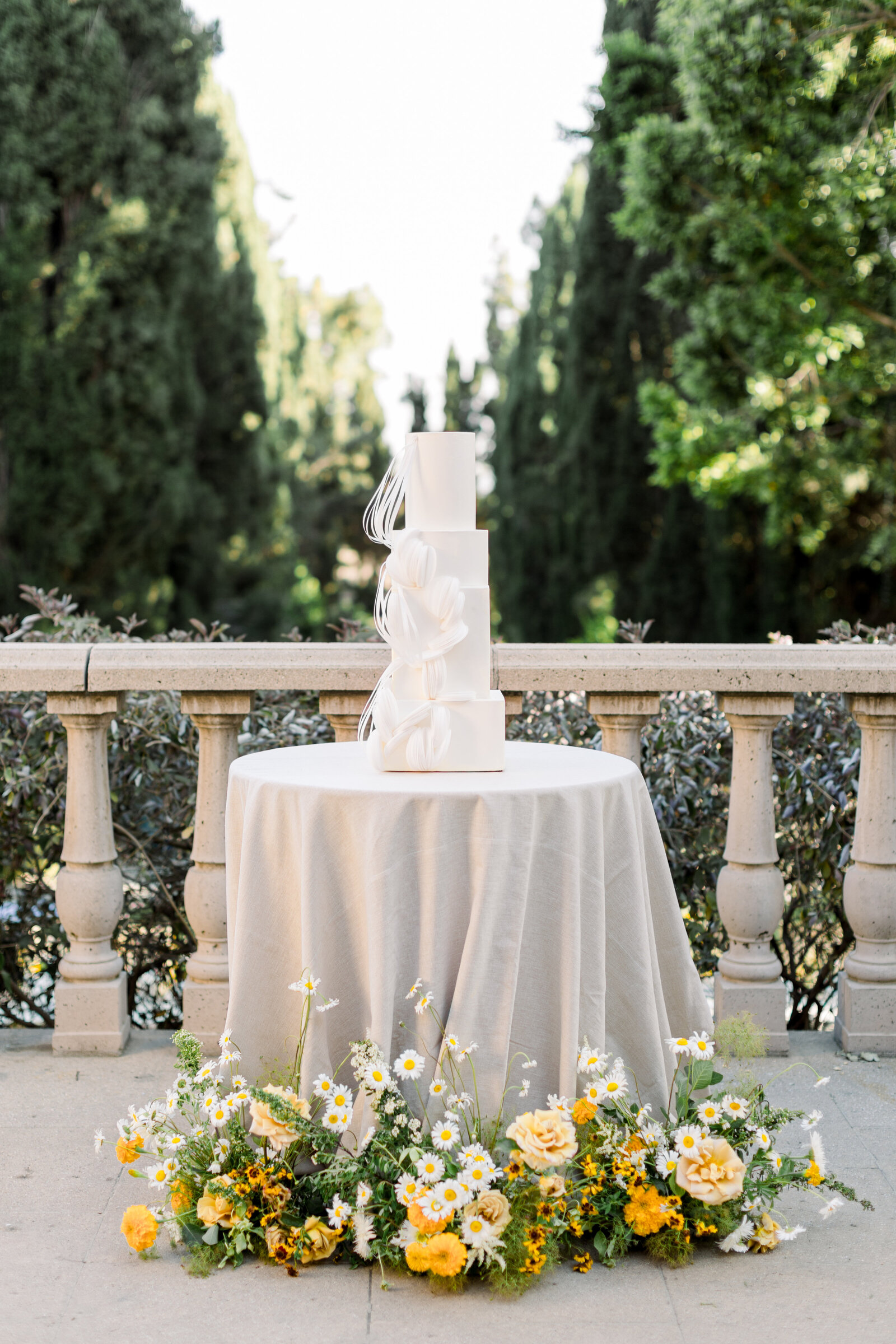white wedding cake minimal decoration