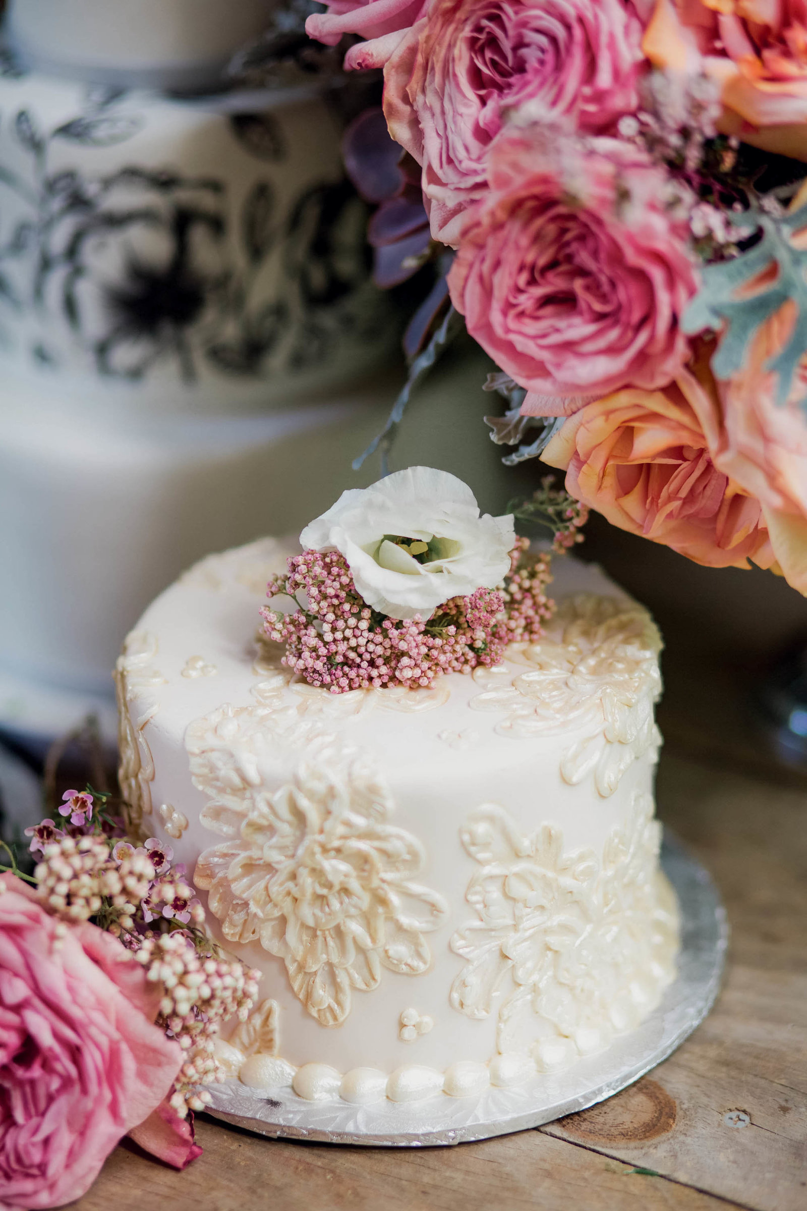 cake-spring-bridal-lookbook-fashion-editorial-glamour-grace-blog-published-rosa-clara-francesca-miranda-jenny-packham-mma-agency-kate-timbers303