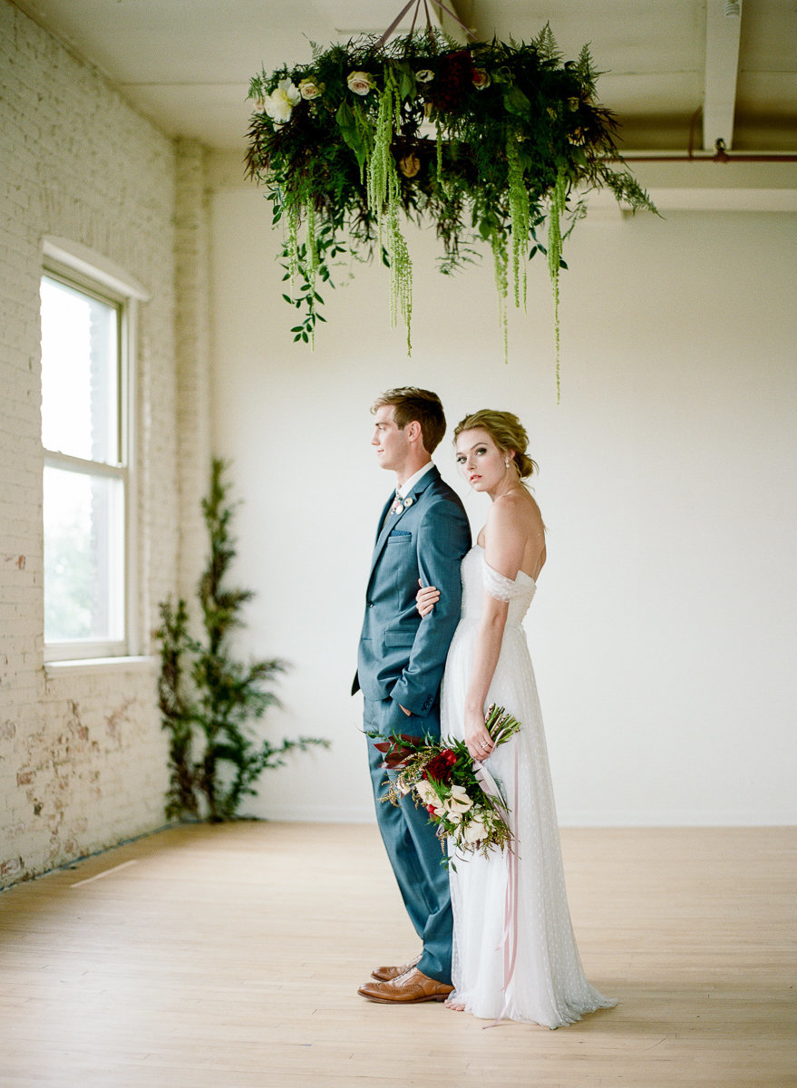 modern-milwaukee-wedding-floral-wreath-professional-florist