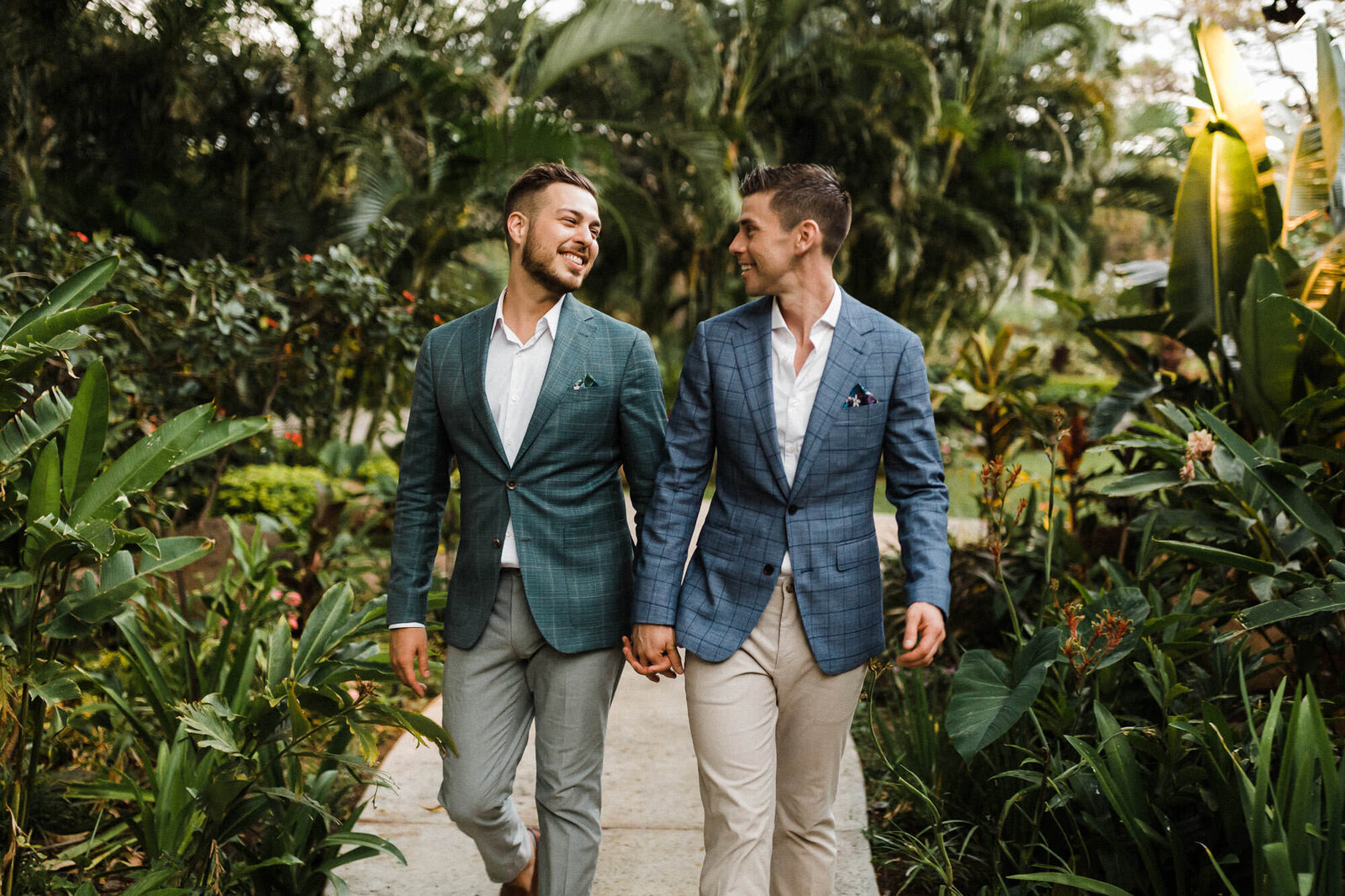 grooms-gay-wedding-olowalu-maui-139