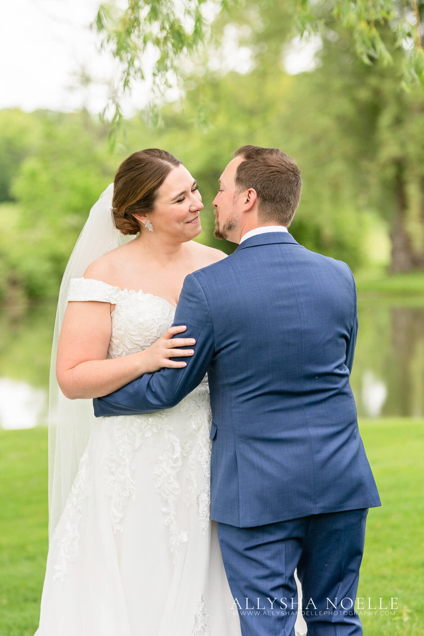 Wedding-at-River-Club-of-Mequon-428