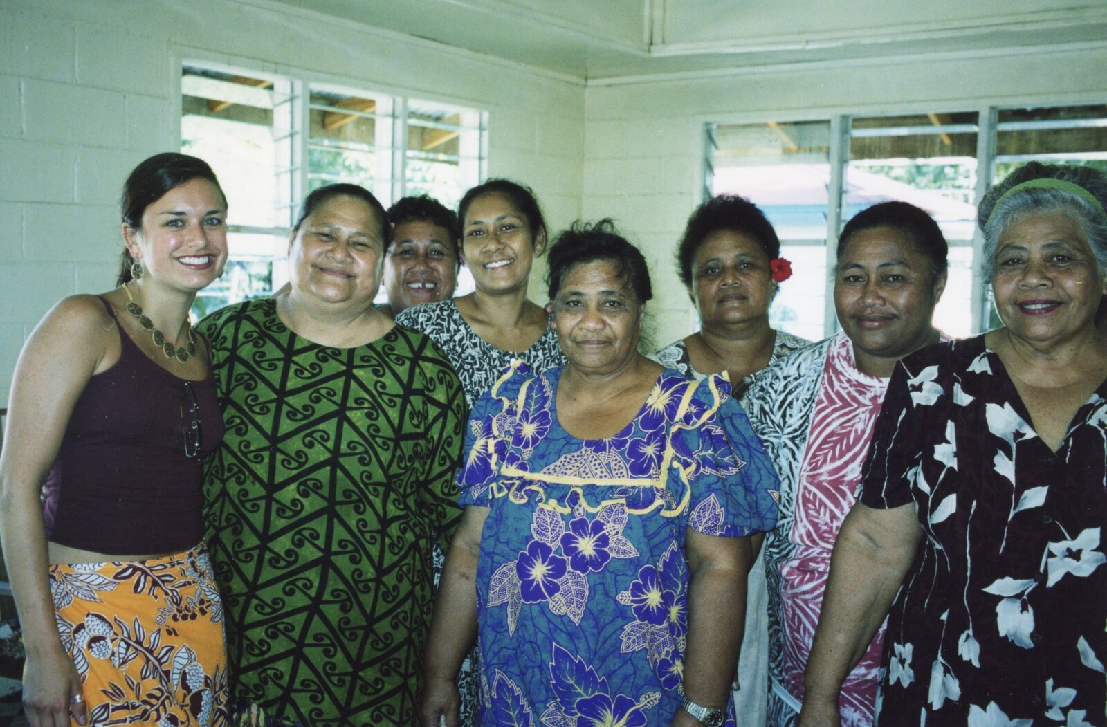 Ally _ Moataa women crop