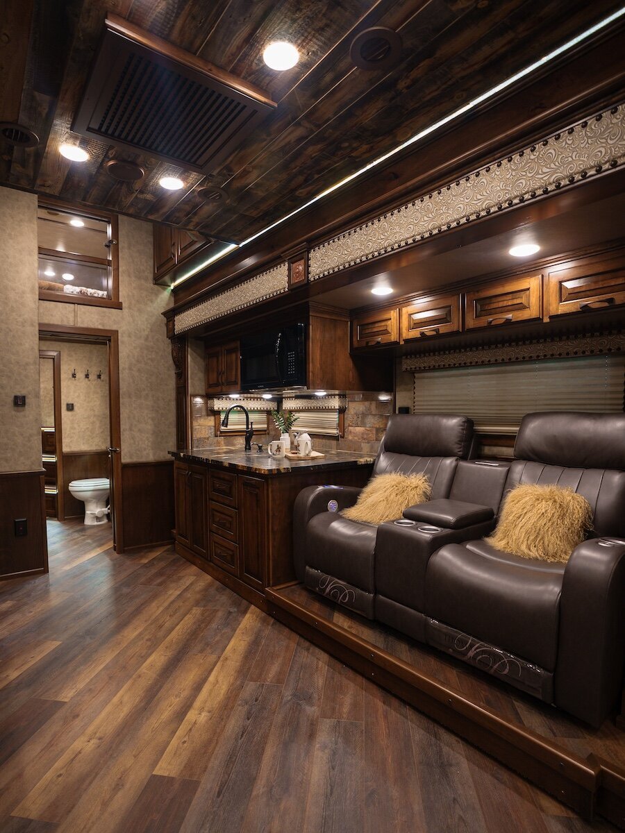 luxury-horse-trailer-18