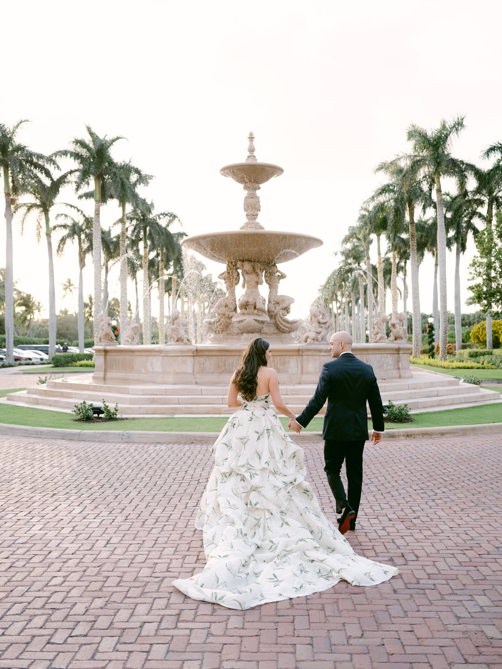 the-breakers-palm-beach-monique-lhuillier-bride-guerdy-design-renny-and-reed-the-new-york-times-BAZAAR-brides-Little-Black-Book-harpers-BAZAAR-A-Top-Wedding-Photographer-in-the-World-judith-rae-0316